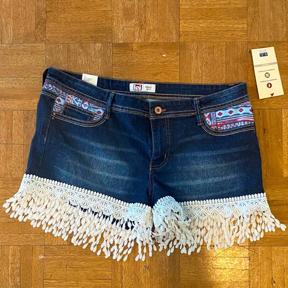 Fringe shorts